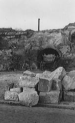 F 03042-1.jpg